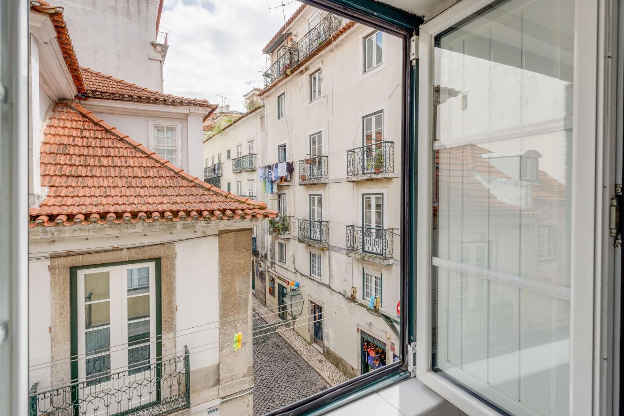 Lejlighed Bairro Alto Window - Cozy Spot In A Buzzing Locale